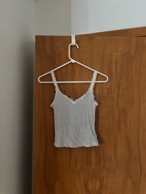 LACE TRIM TOP